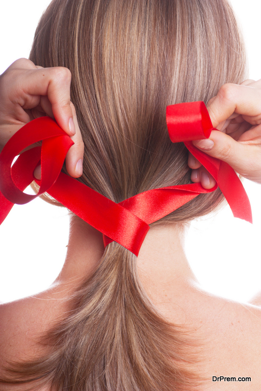 make a ribbon ponytail holder