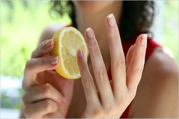 Lemon treatment for nails