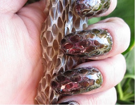 Snakeskin nail art