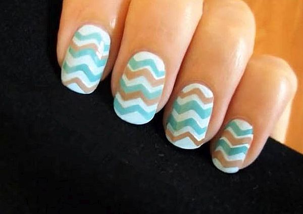 Zigzag geometric nail design