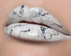 Marble art on the lips