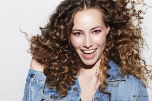 People-with-curly-hair