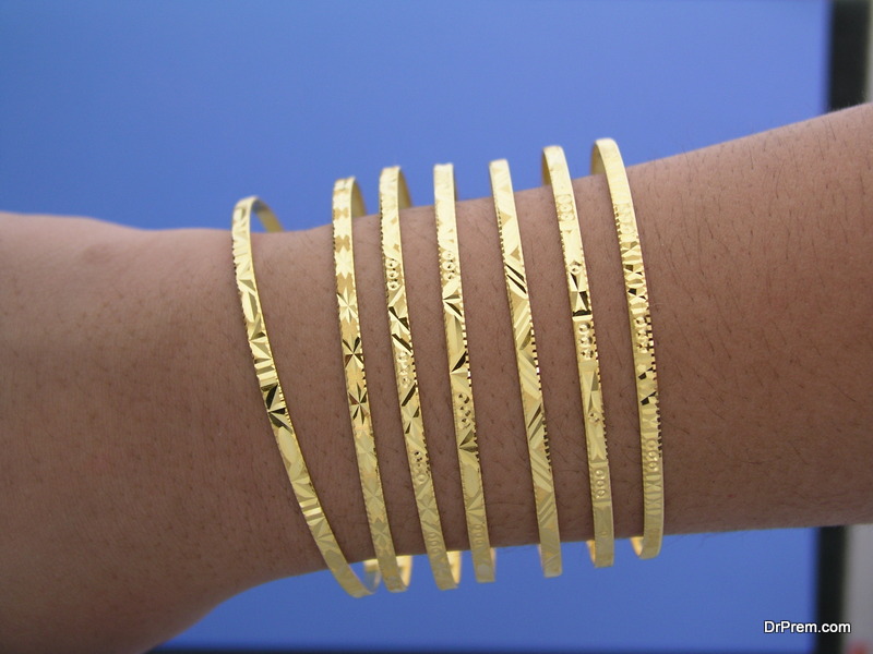 Style-Your-Golden-Bangles