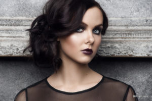 get natural makeup look with dark skin