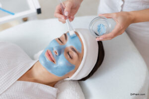 pretty woman Getting facial